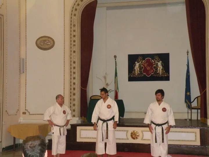 la sicilia abbraccia il gippone iv edizione 84